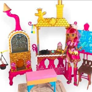 Ever After High Sugar Coated Kitchen with Ginger Breadhouse Doll Play Set mattel